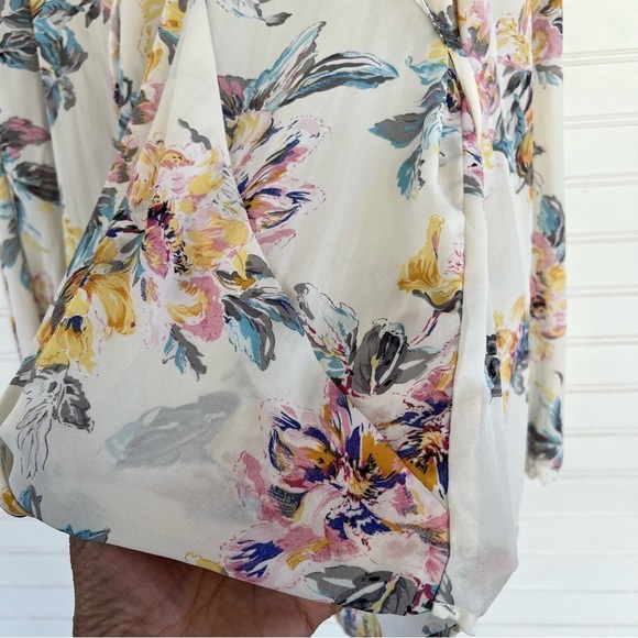 Umgee Floral Lace Up Blouse - Cream Size Medium - Picture 7 of 14